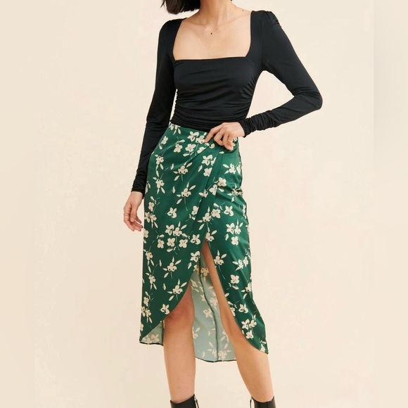 Urban Outfitters Dresses & Skirts - Urban Outfitters Side Slit Long  Green Floral Satin Wrap Skirt Women Size Large